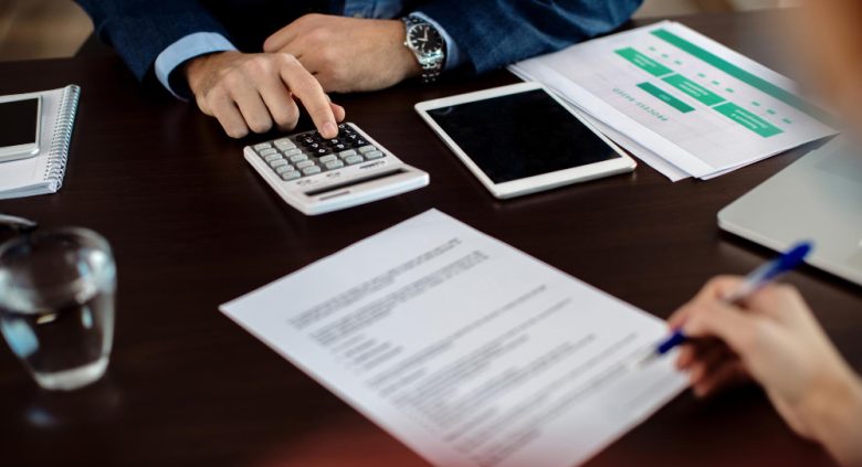 Quando a correção de dívida gera cobrança excessiva nos seus contratos bancários